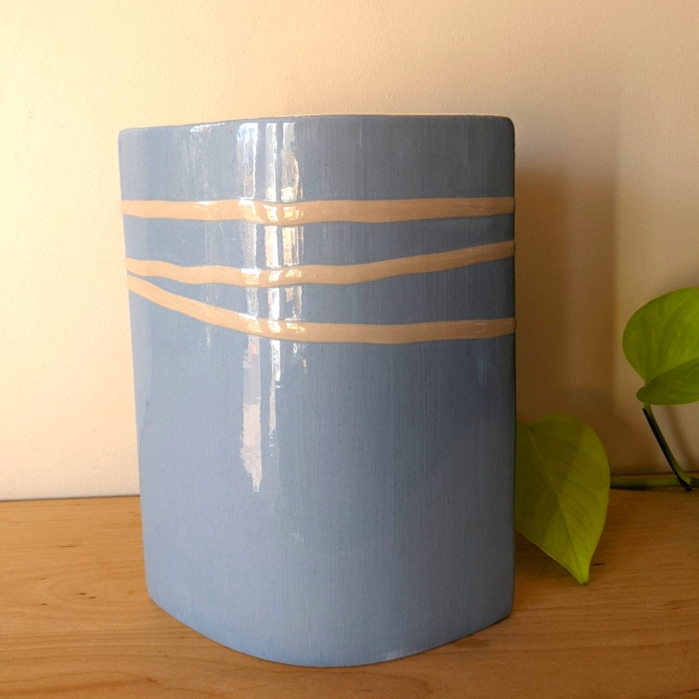 Vintage Pottery Vase Qanat Toronto Blue design with original tags and price tag